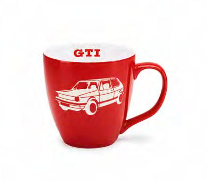 HRNČEK GTI ONE Červený porcelánový hrnček s vygravírovaným modelom GTI One S veľkým uškom a zaobleným tvarom Vnútorný okraj hrnčeka je