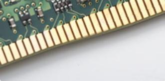 Rozdiel v hrúbke Zakrivený okraj Moduly DDR4 disponujú zakriveným okrajom, vďaka ktorému je zasunutie jednoduchšie a znižuje sa námaha na plošných spojoch počas montáže pamäte.