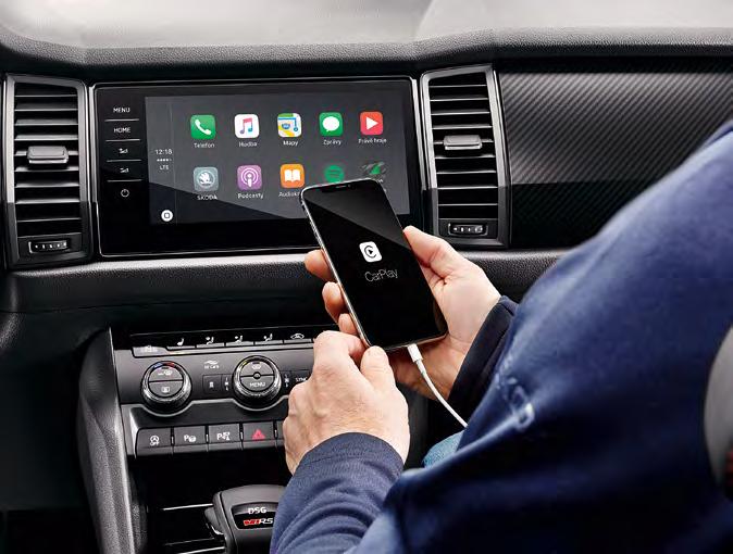 A navyše sú všetky inštalované aplikácie, ktoré disponujú certifikátom na bezpečné používanie vo vozidlách, kompatibilné so systémami MirrorLink, Apple CarPlay alebo Android Auto.