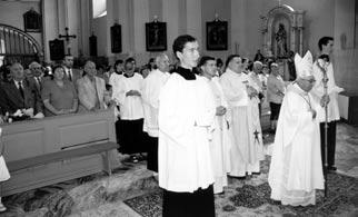 Ďalšia púť k Madone Žitného ostrova 41 V dňoch 12. 14. augusta sa opäť konala tradičná púť k Madone Žitného ostrova v našej katolíckej farnosti.