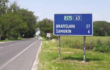 Akčná skupina túto dopravnú tabuľu pred pol rokom už zdvojjazyčnila, o odstránenie maďarského nápisu sa vtedy zasadil slovenský premiér.