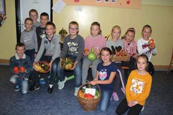 PLODY ZEME - tradičná výstava ovocia a zeleniny V dňoch 14.10. 18.10.2020 sa na našej škole uskutočnili už tradičnej výstava ovocia a zeleniny Plody Zeme.