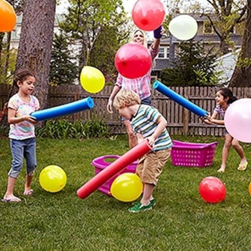 NAHÁŇANIE BALÓNOV DO KOŠÍKA Súťaž, kto v časovom limite naženie viac balónov do košíka, je super zábava!