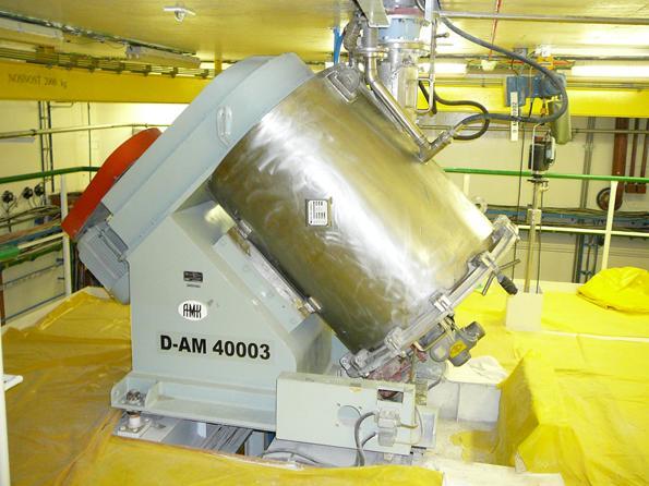 Kontajnery s vytvrdnutým cementovým produktom sa po výslednej kontrole a splnení predpísaných parametrov transportujú do Republikového úložiska RAO v Mochovciach. Obr.
