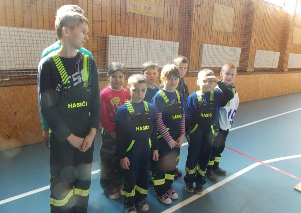 1-4 2015 23 V sobotu 21. marca 2015 po dlhom zimnom spánku sme sa s Plameňákmi zúčastnili po druhý krát na Zimnom sústredení mladých hasičov v telocvični Základnej školy s materskou školou v Likavke.
