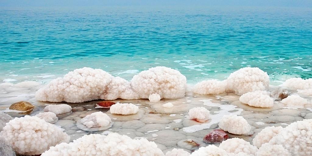 Nová úprava slanej vody od odborníka Majitelia bazénov, ktorí používajú soľ na ošetrenie bazénovej vody, sa vedome rozhodli pre používanie prírodného produktu.