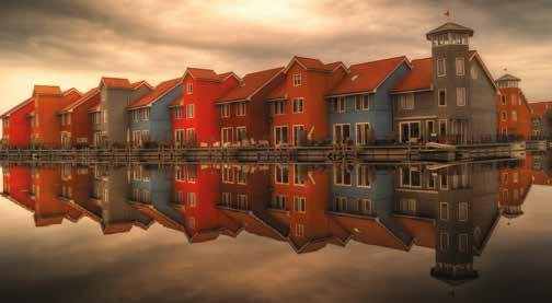 Štúdium v Holandsku Holandsko je malá krajina na západe Európy, 26% územia leží pod hladinou mora, pomenovanie krajiny Holandsko je skratka pre ( Nízke krajiny ).