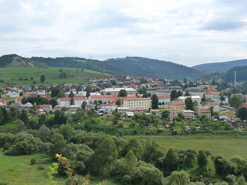 C. Valaská je obec v okrese Brezno. Leží 5 km západne od Brezna. Prvá zmienka o obci pochádza z roku 1361. Patrila do dŕžavy Ľupčianskeho hradu a jej funkciou bolo obhospodarovať kráľovský urbár.