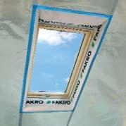 je vyrobená z polyetylénovej peny so samolepiacou páskou. Používa sa pri montáži okien v hĺbke V. Umožňuje vyplnenie úzkej medzery medzi rámom a konštrukčnými prvkami strechy.