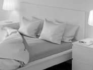 NÁKUPNÁ PRÍRUČKA Postele Základom dňa je dobre sa v noci vyspať Chcete sa zobúdzať s radosťou a plní energie? Stačí si nájsť tú správnu posteľ.