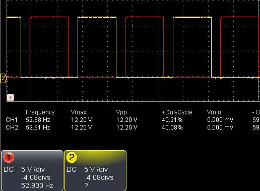 10.5V, sledujeme preklopenie výstupu 7 IC2B do nízkej úrovne. Tu je dôležité aby sa obvod preklopil dolu práve pri 10.5V ±100mV, preklopenie späť na vysokú úroveň nieje dôležité.