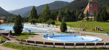 Dla osób nieumiejących pływać i dzieci do 3 roku życia do dyspozycji pozostaje mały basen 15 m.