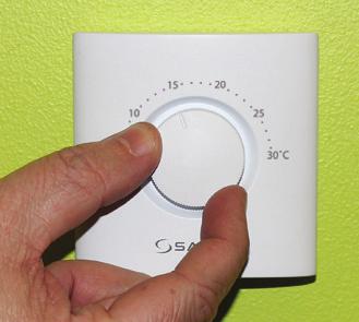 NASTAVENIE IZBOVEJ TEPLOTY Teplota môže byť zmenená otáčaním číselníka.