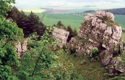 Hoci sú evidované ložiská uránových rúd na Slovensku zaradené medzi malé ložiská, môžu mať v budúcnosti význam pre slovenskú jadrovú energetiku.