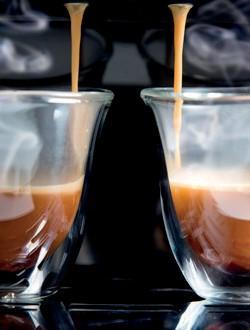 Kvalita Kľúčom ku každému kávovému nápoju je správne vyrobené espresso. To je dôvod, prečo je Esprecious vyrobený z najlepších, najsilnejších materiálov s dlhou životnosťou.