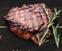 Steaky 200g FILET STEAK /sviečkovica/ 15,90 220g FLANK STEAK /mäso z oblasti slabiny/ 13,90 400g TOMAHAWK STEAK /vysoká roštenka s kosťou/ 14,90 /omáčka ani príloha nie je zahrnutá v cene steaku/