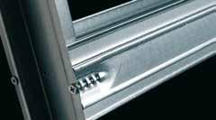 1 2 3 4 5 6 Vodiaci tŕň pre dverné krídlo Vodiaci prvok je vymedzený presne na stred puzdra, s možnosťou pripevnenia priamo na puzdro alebo na podlahu.