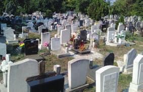 Usporiadanie súčasných hrobov (bez urbanistického plánu ) Rôzne rozmery, tvary a umiestnenia spôsobujú vizuálny zmätok na cintorínoch.
