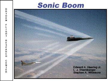 Vzniká podobný jav ako pri šírení zvukovej vlny nadzvukového lietadla: vlnenie sa oneskoruje za svojím zdrojom. Prelietajúca častica za sebou zanecháva rozširujúci sa svetelný kužeľ.