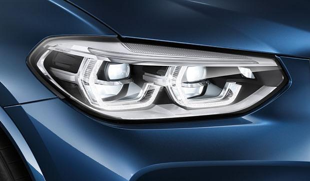Súčasťou balíka je aj systém BMW Selective Beam, odbočovacie svetlá, denné svetlá a Adaptívne predné