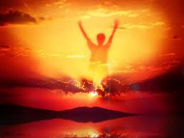 Kráčajme spolu deň a noc! V tom väzí istota. Prejaví na nás svoju moc, Z mrákav nás vymotá... Na Slnku Kto?... Ježiš!... Slnko života.