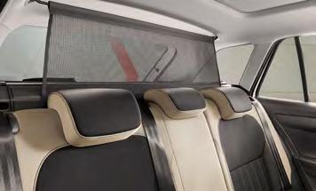 Ak potrebujete pre cestujúcich zachovať zadné sedadlá a zároveň rozšíriť úložný priestor, stačí sklopiť len jedno operadlo.