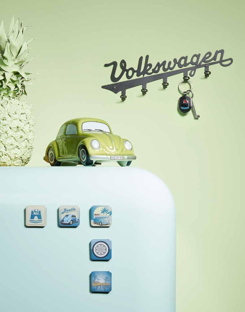 ĽAVÁ STRANA VEŠIAK NA KĽÚČE Majte všetko na háku: originálny vešiak na kľúče v podobe historického nápisu Volkswagen 5 háčikov