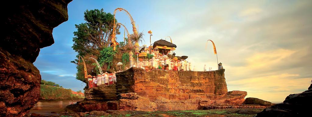 Špicbergy Okruh Bali - Lombok Poznávacie zájazdy Indonésia Okruh Bali - Lombok Preneste sa aj keď len na chvíľku do sveta gamelanov, sveta tajomných pagod.