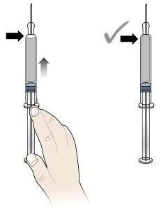 V naplnenej injekčnej striekačke s Repathou môžete spozorovať vzduchovú bublinu/medzeru.