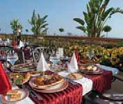 Od centra mesta Antalya je vzdialený 60 km a stredisko Side sa nachádza 9 km od hotela.