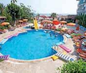 Hotel má 71 izieb a nachádza sa priamo na Kleopatrinej pláži s jemným pieskom.