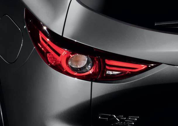 ADAPTÍVNE LED REFLEKTORY SKUTOČNÝ ZÁŽITOK Z JAZDY Mazda CX-5 je vyrobená a vypracovaná s maximálnou pozornosťou aj k