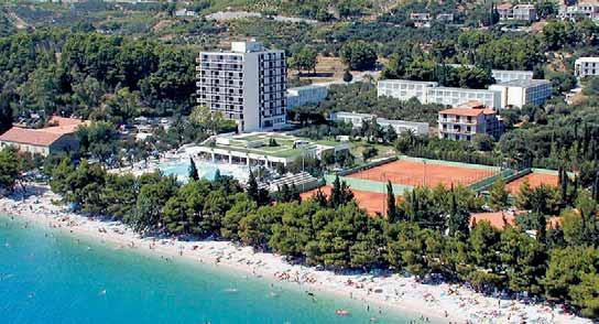 I Tučepi Hotel AFRODITA SPA & WELLNESS ZONE Bezbariérový klimatizovaný hotelový komplex luxusných víl umiestnený v krásnej stredomorskej záhrade, iba 300 m od obľúbeného strediska Tučepi s množstvom
