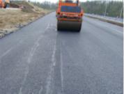 studený asfalt s novou horúcu asfaltovou zmesou, čím zabezpečí trvale pružný a vodotesný