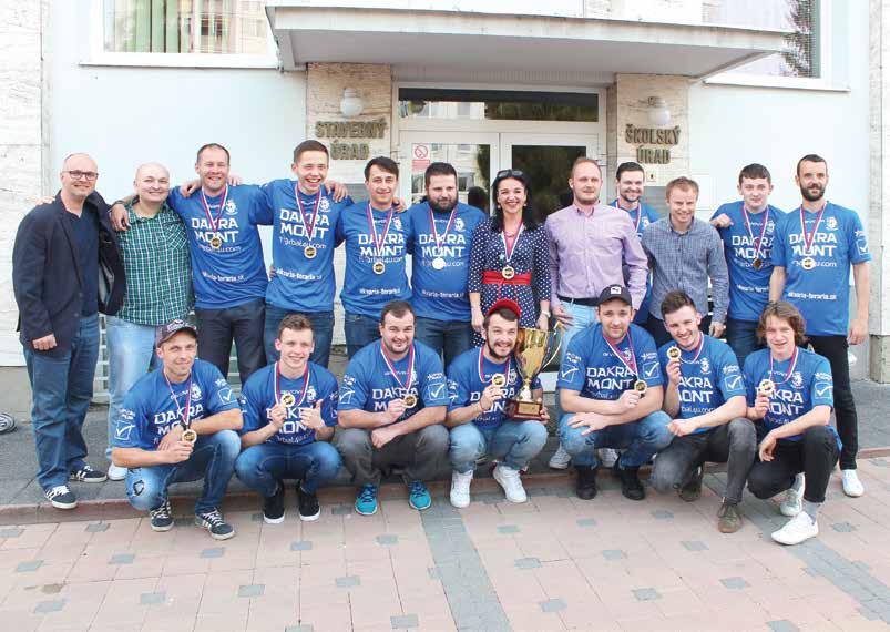 Florbalisti FBK na radnici spravodajstvo 15 Púchovskí florbalisti z klubu FBK dosiahli tento rok veľký úspech, keď vyhrali finále play-off s DTF team Detva Joxers a postúpili do slovenskej extraligy.