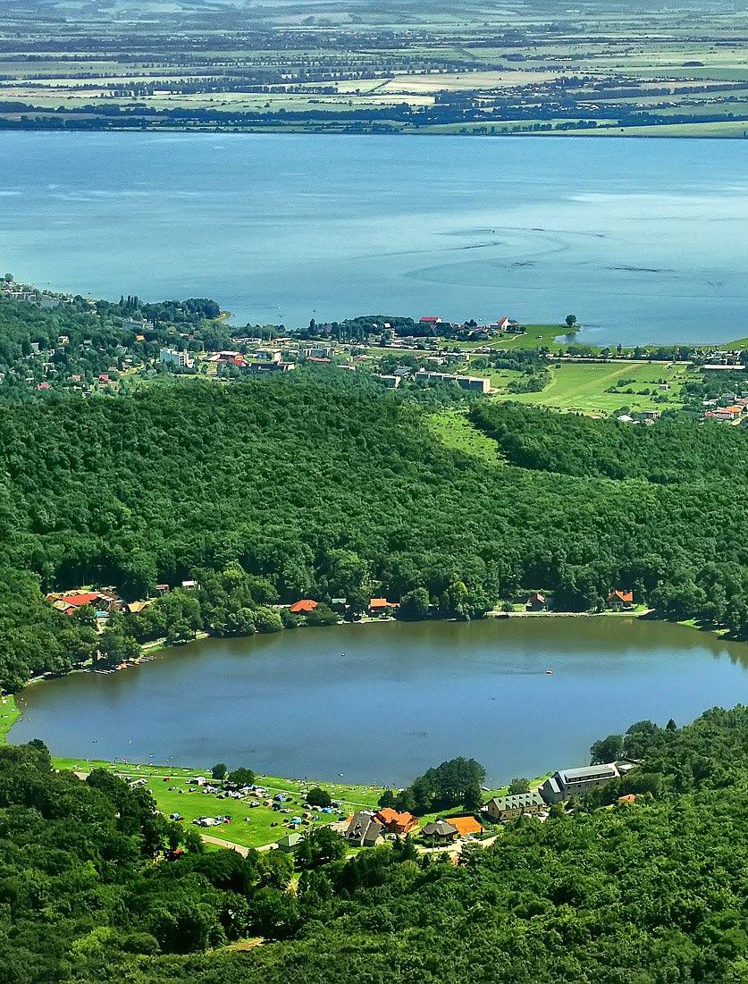 Ukrýva sa v hlbokých bukových lesoch severne od obce Remetské Hámre. Jazero i priľahlé lesy boli vyhlásené za národnú prírodnú rezerváciu.