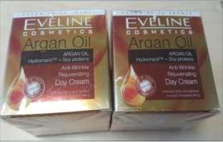 1562/16 názov: Argan Oil, Anti-Wrinkle rejuvenating day cream pleťový krém značka: Eveline Cosmetics výrobná dávka/typ: 145640, EAN: 5907609387561 krajina pôvodu: