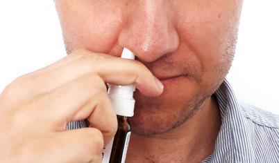 3.2.11. NOSOVÁ (NAZÁLNA) CESTA Definícia Pri nosovej alebo nazálnej aplikačnej ceste (z lat. výrazu nasus = nos) vstupujú liečivá do organizmu z nosovej dutiny (súčasť horných dýchacích ciest) (obr.