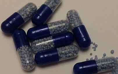 Matricový typ tablety s riadeným uvoľňovaním nemá membránu, liečivo je dispergované v určitom objeme polyméru.