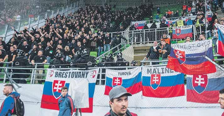 Na Slovensku máme menšinu, ktorá podporuje iný národný tím. Je to realita, s ktorou nič neurobíme. Je to niečo, s čím ani v Európe nemajú veľké skúsenosti.