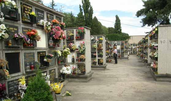 14.1.3.2. Cintoríny V starších metodikách evidujeme normatív na cintoríny, a to vo výmere 4m2 na 1 obyvateľa. Pre mesto Košice by tak bolo potrebné zriadiť takmer 94 ha plôch cintorínov.