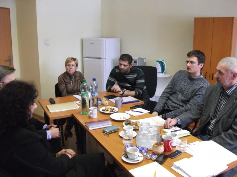 Naplniť rozsudok Krajského súdu v Prešove a pomôcť segregujúcej škole v Šarišských Michaľanoch vypracovať a následne implementovať dlhodobo udržateľný plán inkluzívneho vzdelávania pre všetkých