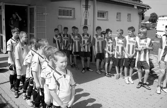 16 Prípravka U-8 Dňa 8.5.2014 usporiadali v Púchove turnaj chlapcov s dátumom narodenia 2006 a mladší. MFK Ilava sa zúčastnila tohto turnaja s ročníkmi 2007 a 2008.