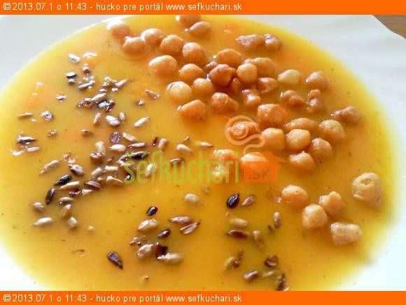 Mrkvová polievka (hustá) Zloženie: (cca 1,5-2 litre vody) 6ks veľké mrkvy 1 ks petržlen 1 cibuľa - väčšia 2 PL oleja 1 ČL vegety soľ (podľa chuti) 1 bujón (najlepšie zeleninový) krutóny na vrch,