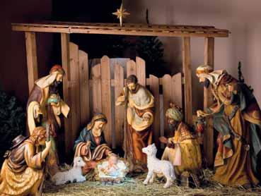 Na Vianoce Božie svetlo žiari S nábožnými, s prevrúcnymi pastiermi ťa chváľme; spievame ti, vítame ťa dnes tu chváloslávne; Ježiško milený, do jasieľ vložený, buď uctený, buď slávený, vážený, vážený.