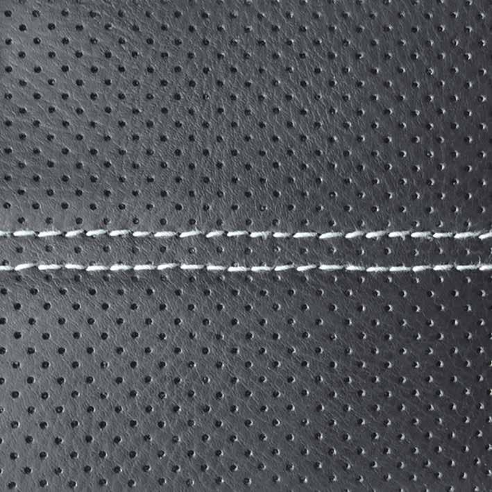 SKY-HIGH LINE Čierna koženka s mikroperforovanou opierkou chrbta a vyšívaným logom IVECO.
