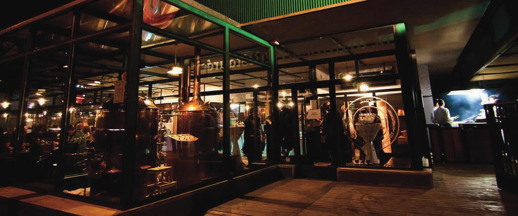 Prvý pivovar priamo na Dunaji založili v roku 2014 s cieľom dať návštevníkom skutočný zážitok s atmosférou Bratislavy.