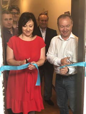2 2019 ODDELENIE SOCIÁLNYCH VECÍ Otvorenie Klientskeho centra Oddelenie sociálnych vecí Miestneho úradu Mestskej časti Košice Sever v júni otvorilo nové priestory Klientskeho centra, kde je