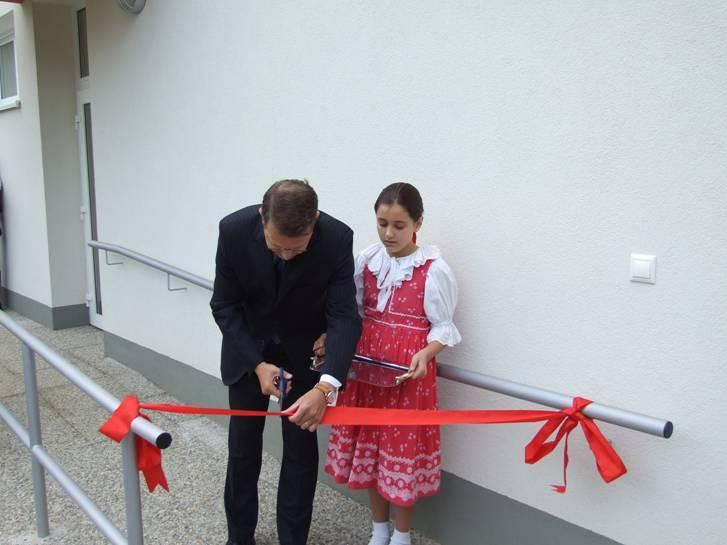 nostné otvorenie prestrihnutím stuhy vykonal dňa 10. októbra 2007 primátor Mesta Trenčín Ing. Branislav Celler.