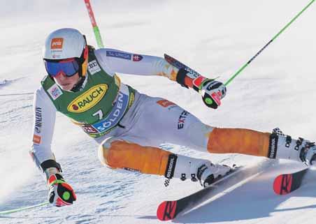 2021 Vlhová tretia, tak ako vlani Petra Vlhová vstúpila do sezóny Svetového pohára v zjazdovom lyžovaní rovnako ako vlani, keď následne ovládla celkové hodnotenie bieleho cirkusu.